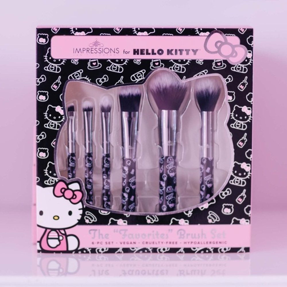 ✨ Hello Kitty “Favorites” 6-Piece Makeup Brush Set 🎀